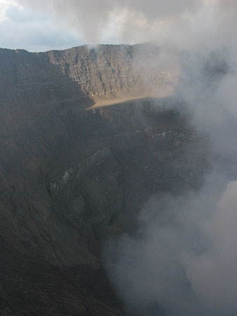 nyira_crater_west4